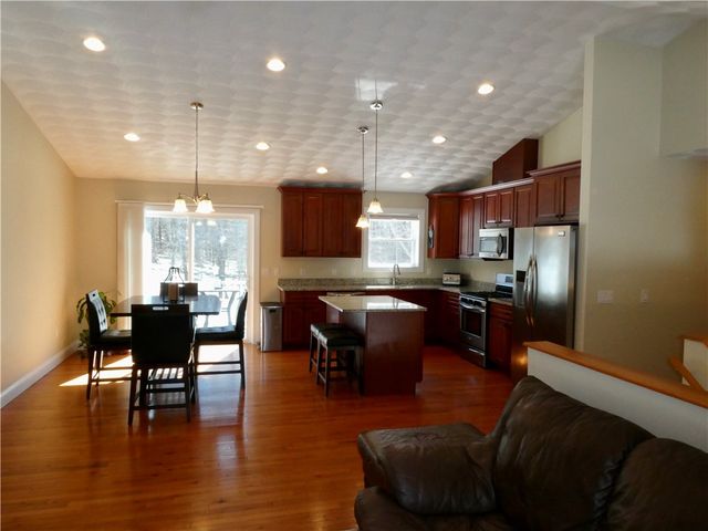 6 Heywood Lane, Johnston, RI 02919