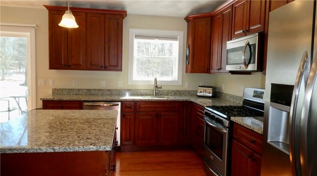 6 Heywood Lane, Johnston, RI 02919