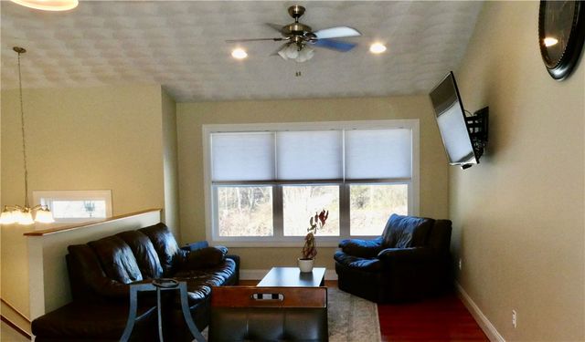 6 Heywood Lane, Johnston, RI 02919