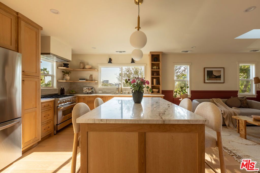 Image 13 of property listing at 4020 Clayton Avenue, Los Angeles, CA 90027