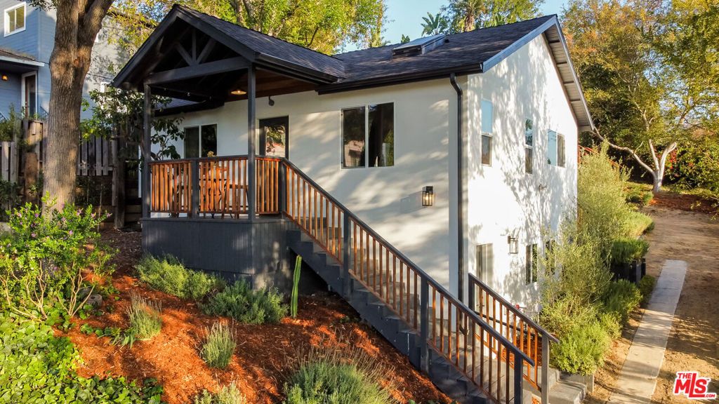Image 2 of property listing at 4020 Clayton Avenue, Los Angeles, CA 90027