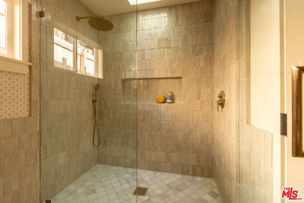 Image 20 of property listing at 4020 Clayton Avenue, Los Angeles, CA 90027