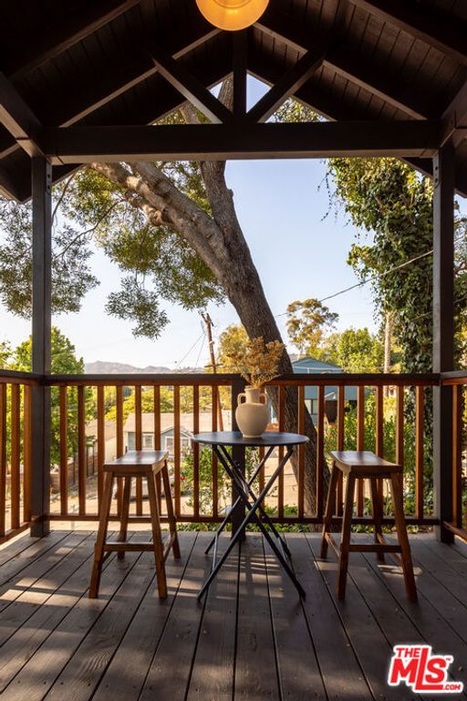 Image 3 of property listing at 4020 Clayton Avenue, Los Angeles, CA 90027