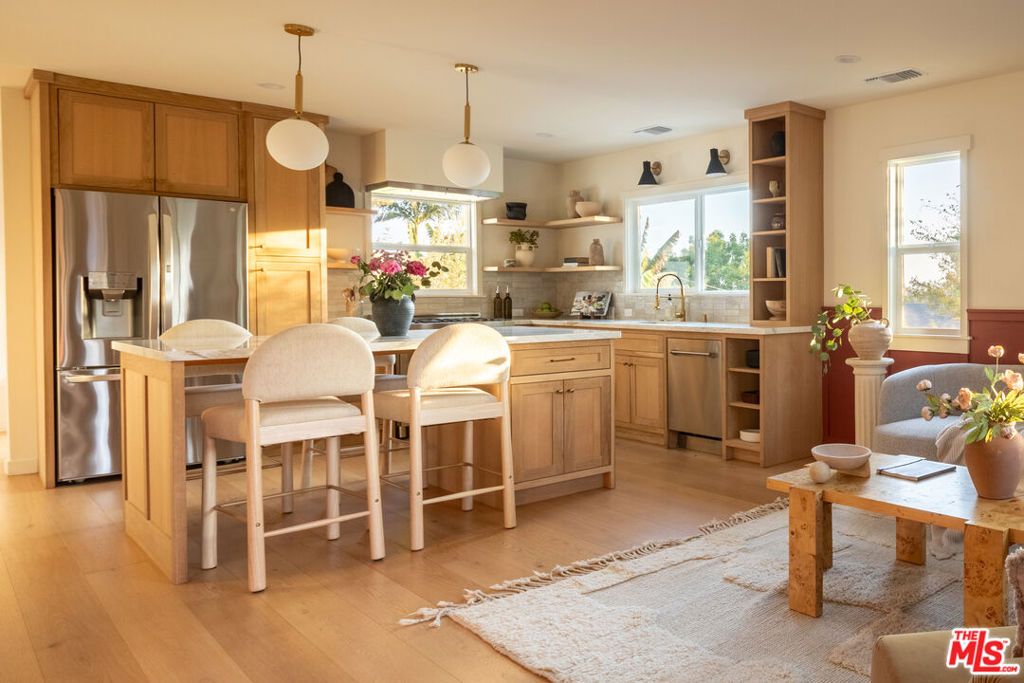 Image 8 of property listing at 4020 Clayton Avenue, Los Angeles, CA 90027