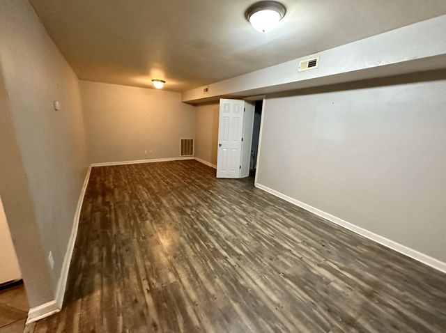 1864 Memorial Dr Apt C, Clarksville, TN 37043