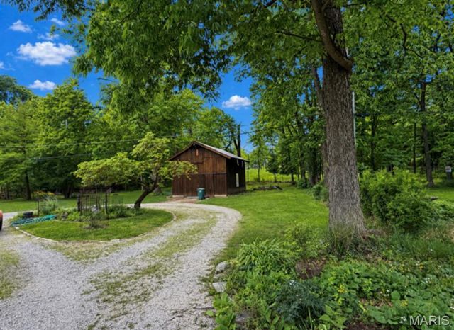 31 Orchard Lane, Kirkwood, MO 63122