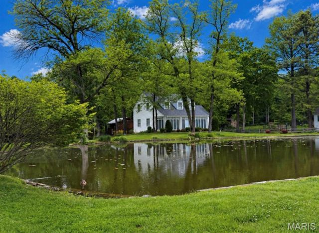31 Orchard Lane, Kirkwood, MO 63122