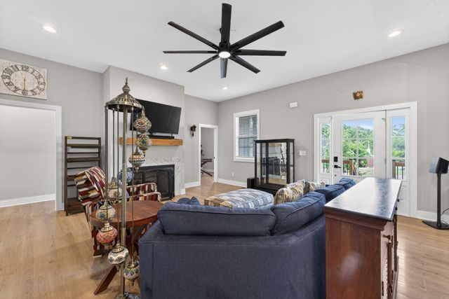16111 Manchester Pike, Christiana, TN 37037