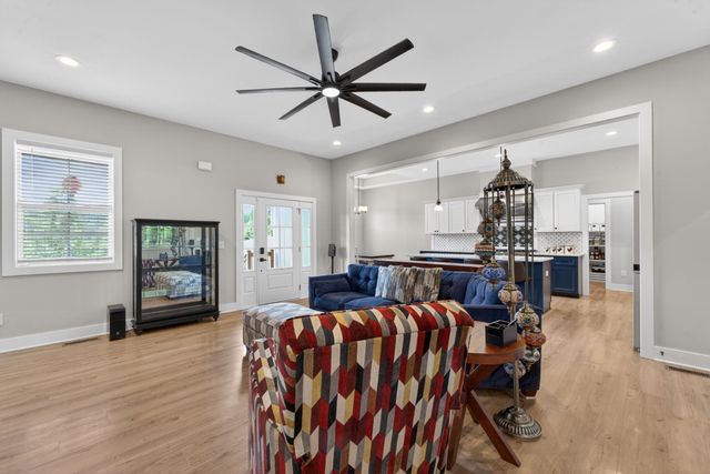 16111 Manchester Pike, Christiana, TN 37037