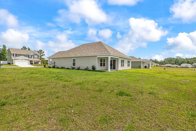193 Country Grove Way, Galivants Ferry, SC 29544