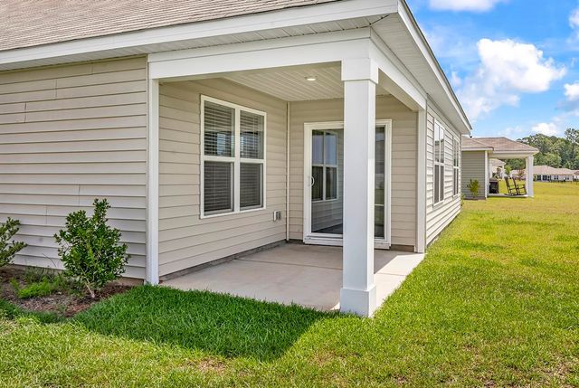 193 Country Grove Way, Galivants Ferry, SC 29544