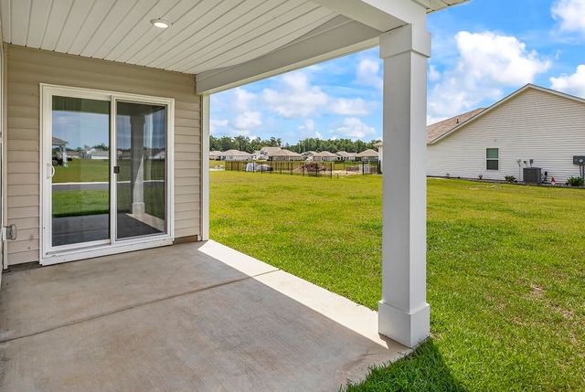 193 Country Grove Way, Galivants Ferry, SC 29544