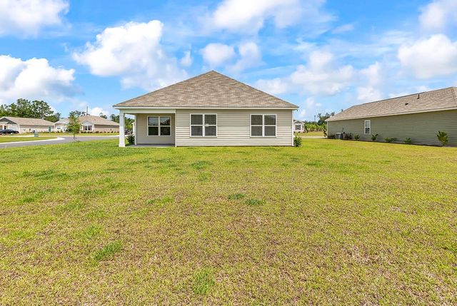 193 Country Grove Way, Galivants Ferry, SC 29544