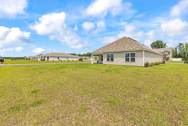 193 Country Grove Way, Galivants Ferry, SC 29544