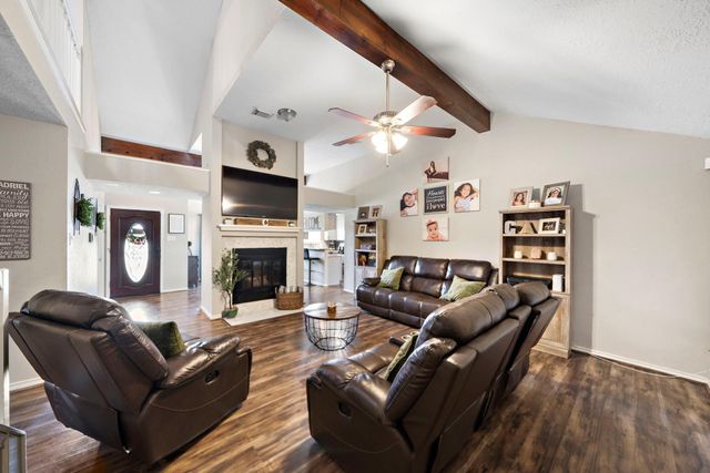 3808 Cottonwood Drive, La Porte, TX 77571