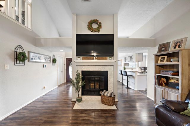 3808 Cottonwood Drive, La Porte, TX 77571