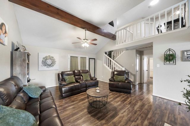 3808 Cottonwood Drive, La Porte, TX 77571