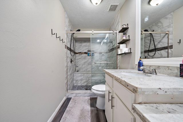 3808 Cottonwood Drive, La Porte, TX 77571