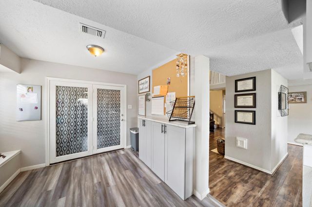 3808 Cottonwood Drive, La Porte, TX 77571