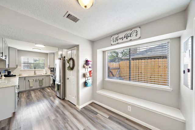 3808 Cottonwood Drive, La Porte, TX 77571
