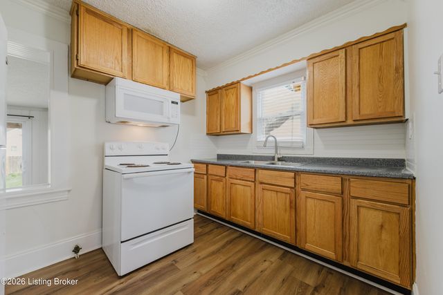 519 Compton St, Louisville, KY 40208