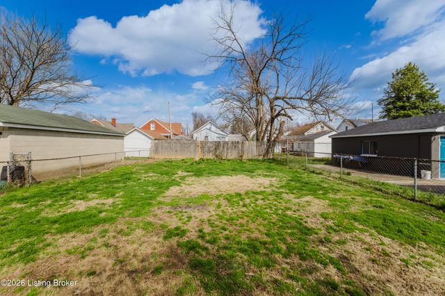 519 Compton St, Louisville, KY 40208