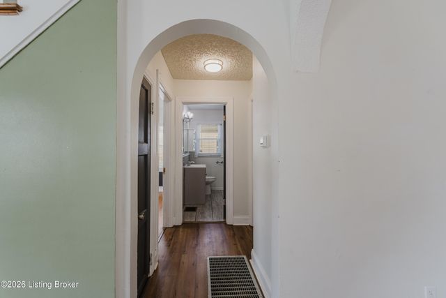 519 Compton St, Louisville, KY 40208