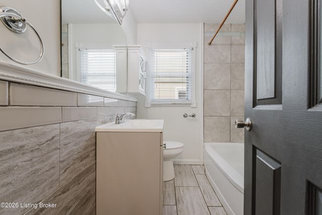 519 Compton St, Louisville, KY 40208