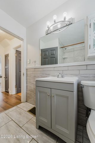 519 Compton St, Louisville, KY 40208