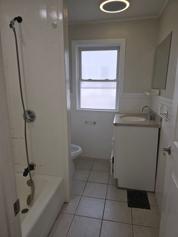 11 Ropes St 1, Salem, MA 01970
