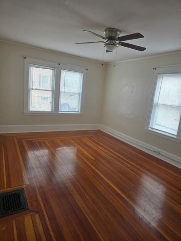 11 Ropes St 1, Salem, MA 01970