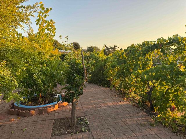 16846 Dominican, San Diego, CA 92128