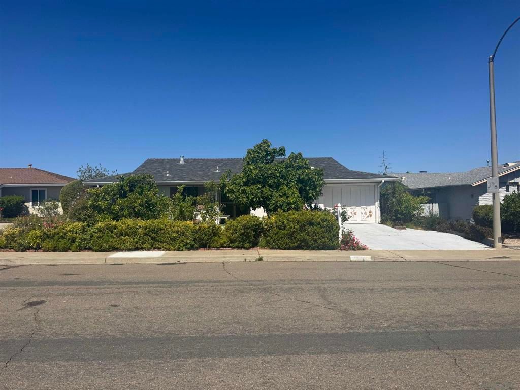 16846 Dominican, San Diego, CA 92128
