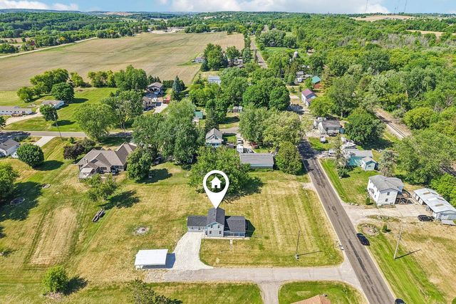 N6275 E Neda ROAD, Iron Ridge, WI 53035