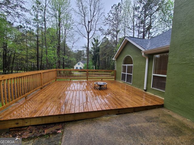 206 Bradford Station Drive, Sharpsburg, GA 30277