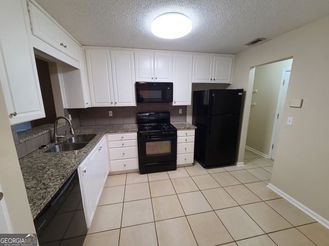 206 Bradford Station Drive, Sharpsburg, GA 30277