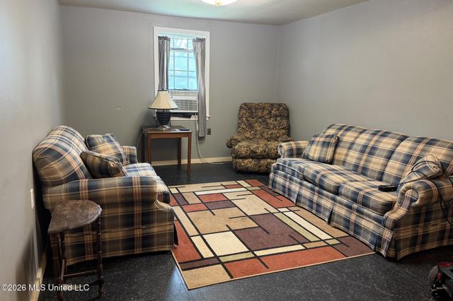 202 Pine Street, Waveland, MS 39576