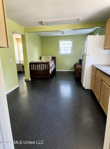 202 Pine Street, Waveland, MS 39576