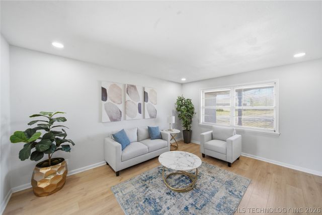 11338 E 7th Street, Tulsa, OK 74128