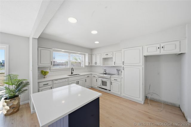 11338 E 7th Street, Tulsa, OK 74128