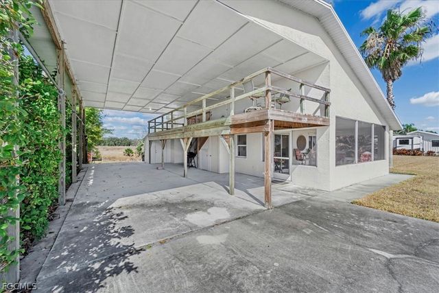 1079 Lock LN, Moore Haven, FL 33471