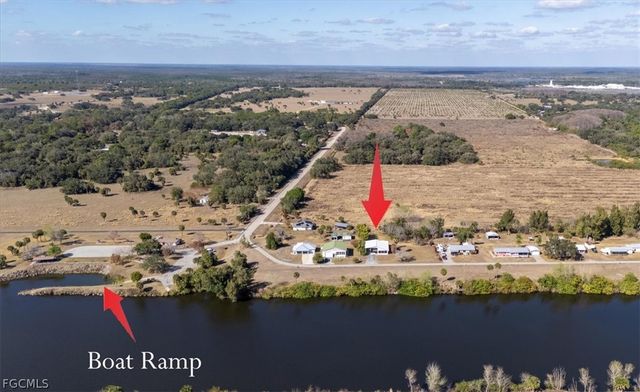 1079 Lock LN, Moore Haven, FL 33471