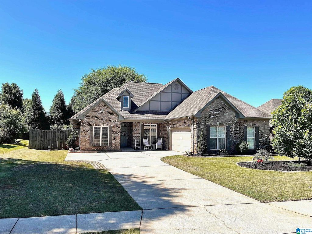 137 TANGLEWOOD DRIVE, Alabaster, AL 35007
