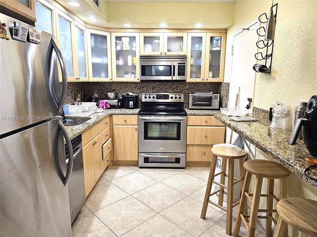 1980 S Ocean Dr 18B, Hallandale Beach, FL 33009