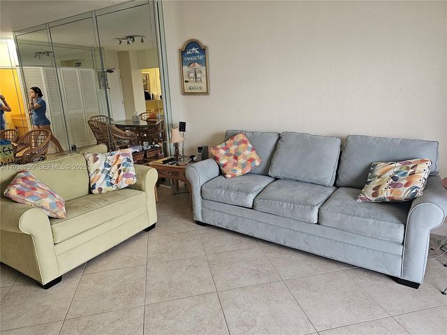 1980 S Ocean Dr 18B, Hallandale Beach, FL 33009