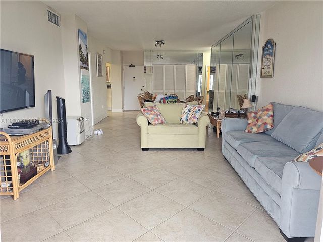 1980 S Ocean Dr 18B, Hallandale Beach, FL 33009