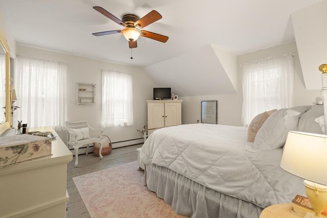 49 Chestnut Street, Foxboro, MA 02035