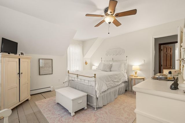 49 Chestnut Street, Foxboro, MA 02035