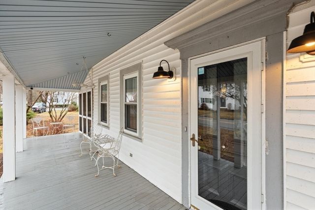 49 Chestnut Street, Foxboro, MA 02035