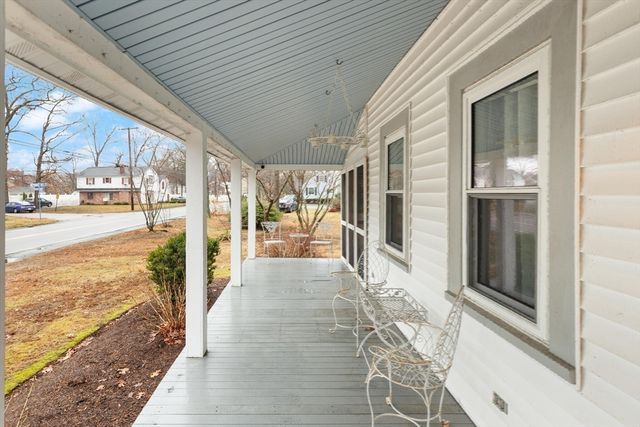 49 Chestnut Street, Foxboro, MA 02035